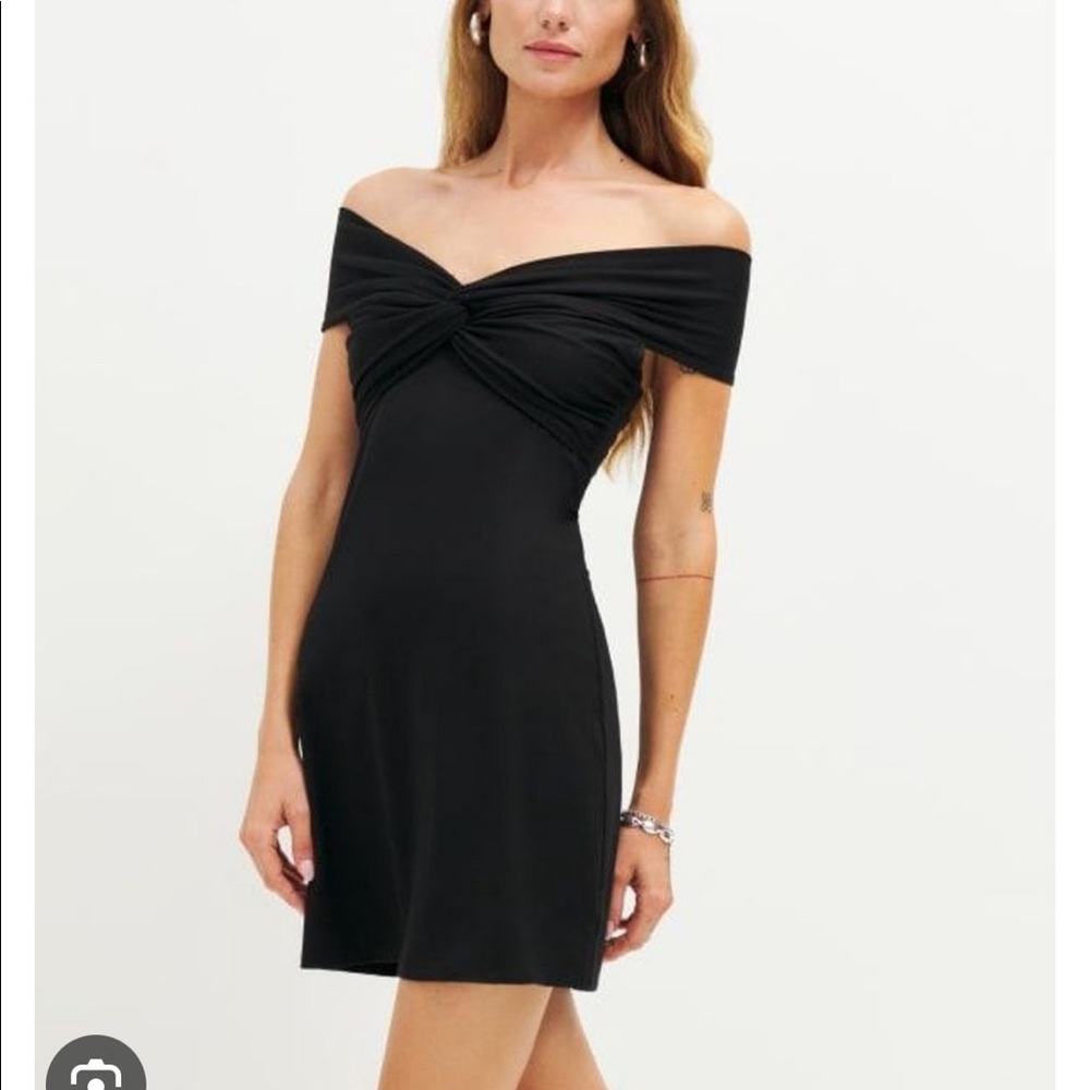 Reformation vida dress, only worn once, reformation tag is still on